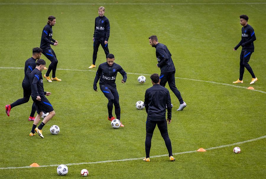 Selección de Holanda durante una práctica 