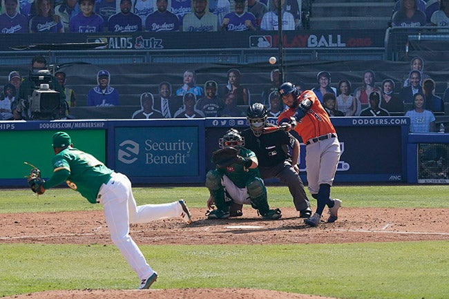 Springer conecta su segundo HR del juego