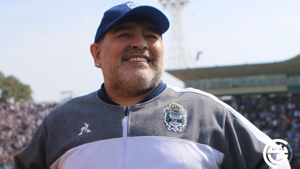 Maradona previo a un duelo de Gimnasia y Esgrima La Plata