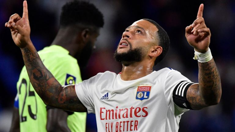 Memphis Depay celebra un gol con el Olympique de Lyon 