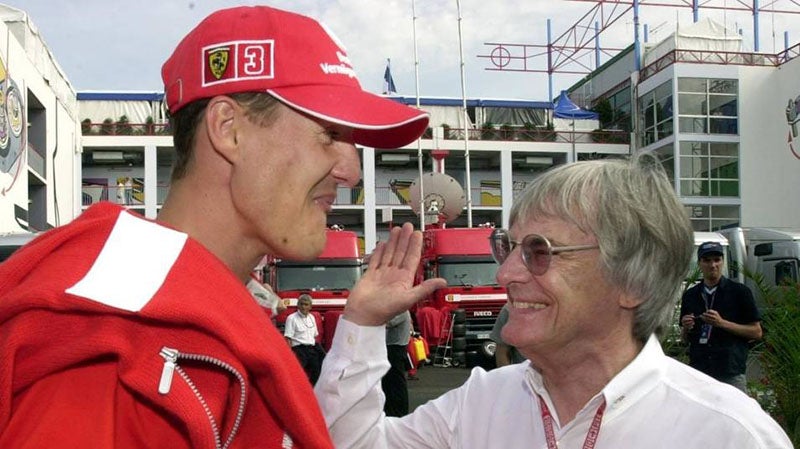 Bernie Ecclestone y Michael Schumacher previo a una carrera 