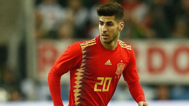 Asensio en partido con España