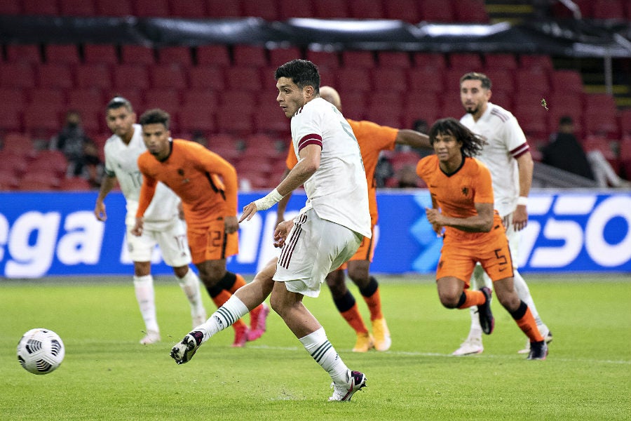 Con gol de penalti de Raúl Jiménez el Tricolor venció a Holanda