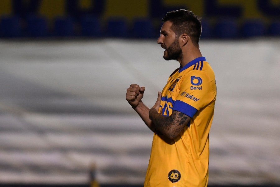 Gignac durante un partido con Tigres