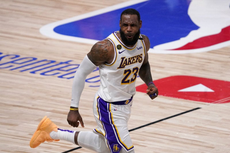 LeBron en partido de la NBA