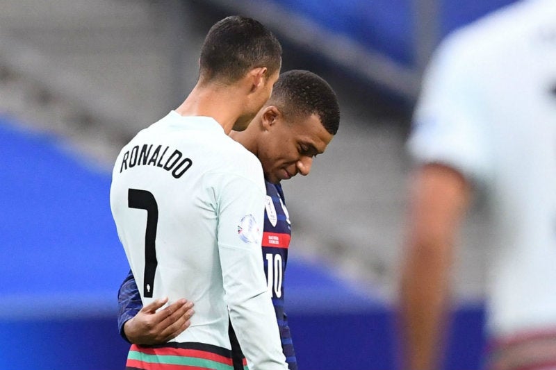 Mbappé y Ronaldo en partido