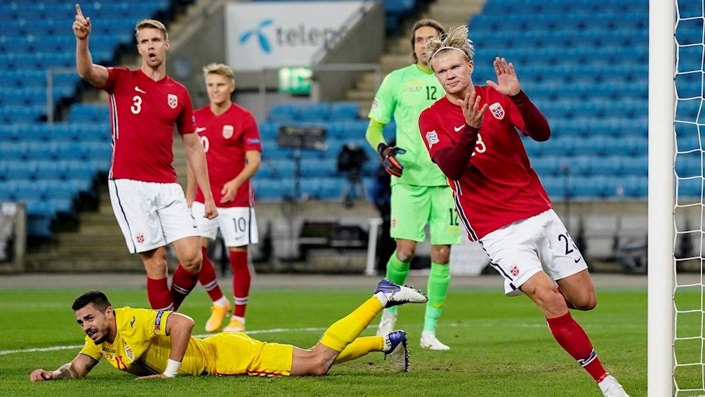 Haaland celebrando un gol ante Rumanía