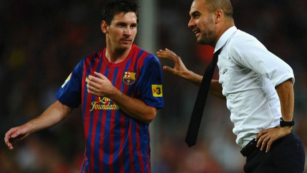 Guardiola le da un consejo a Messi