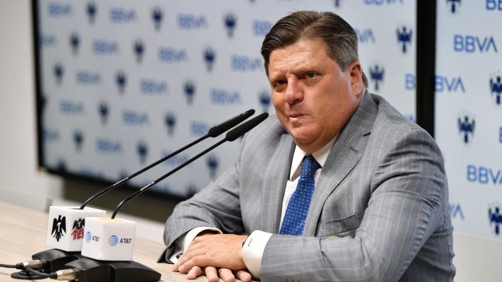 Miguel Herrera durante una conferencia 