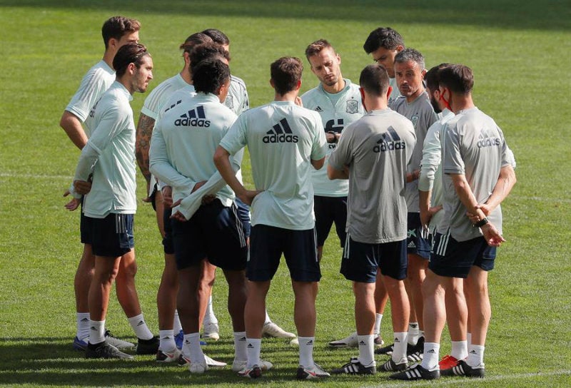 Luis Enrique en entrenamiento con España