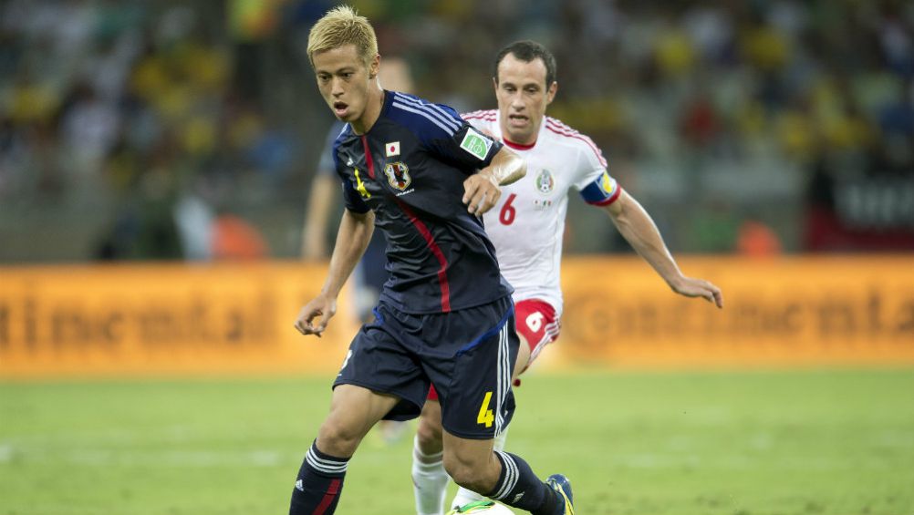 Acción en el México vs Japón de la Copa Confederaciones de Brasil 2013