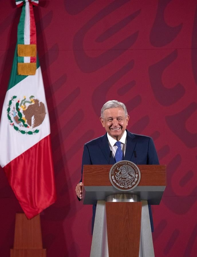 AMLO en conferencia de prensa en el Palacio Nacional