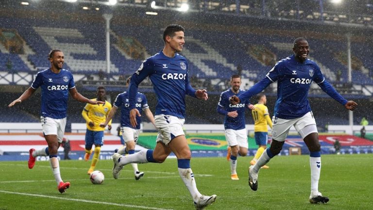 James Rodríguez en festejo con Everton