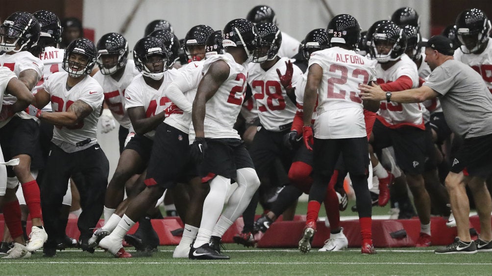 Falcons en entrenamiento