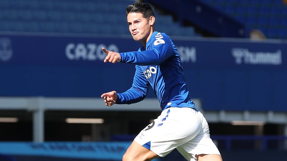 James Rodríguez festeja un gol con el Everton 