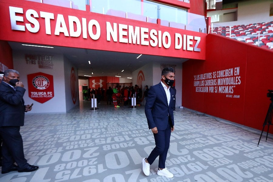 Carlos Adrián Morales en su primer partido con Toluca