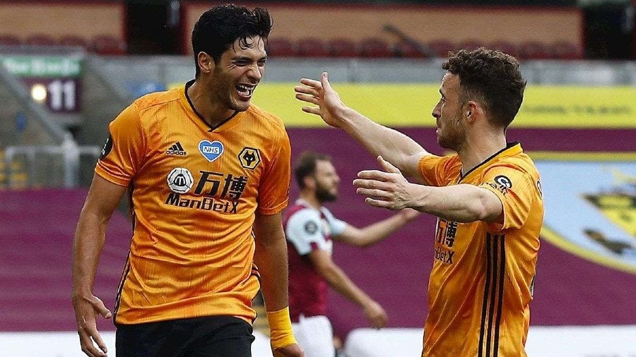 Raúl Jiménez durante un partido con Wolves