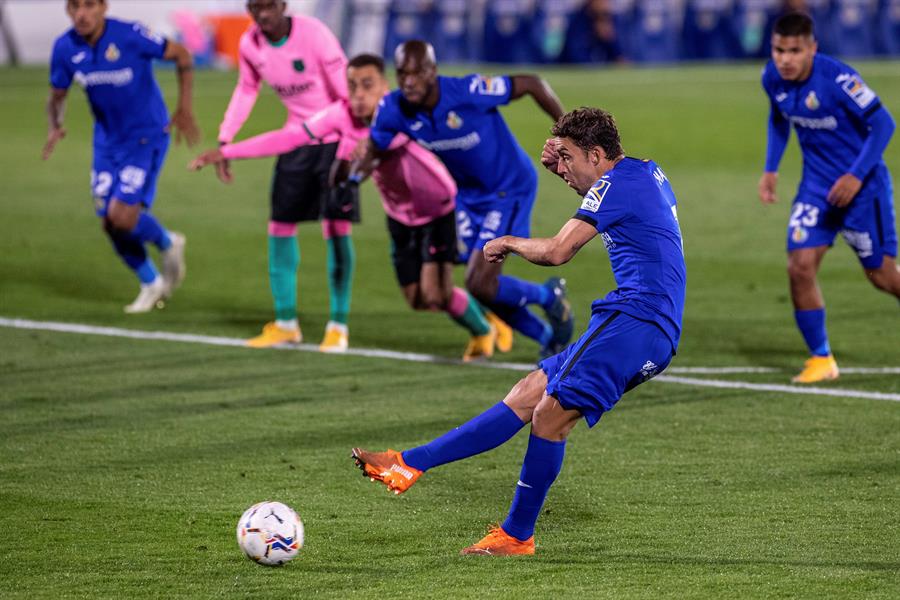 Jaime Mata cobrando el penalti para darle la ventaja al Getafe