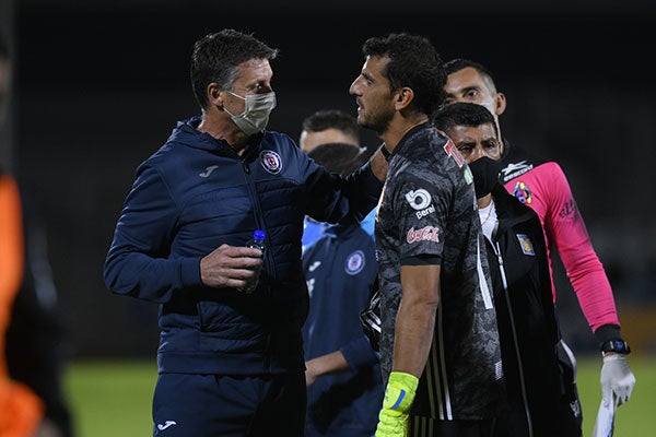 Los ánimos se encendieron entre Tigres y Cruz Azul en Copa por México