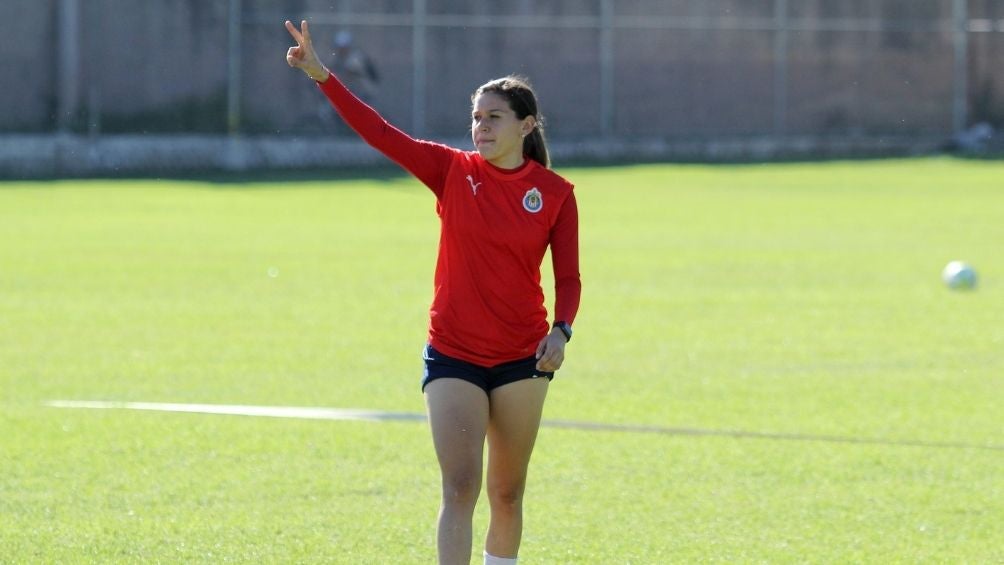 Norma Palafox en entrenamiento con Chivas 