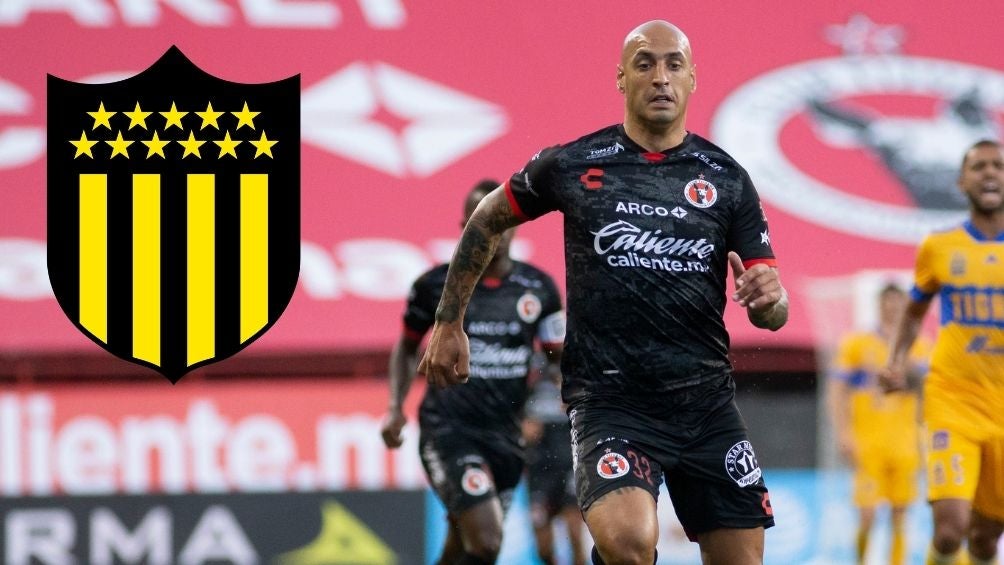 Ariel Nahuelpán en partido con Xolos 