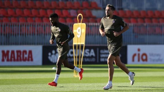 Héctor Herrera jugando con el Atlético