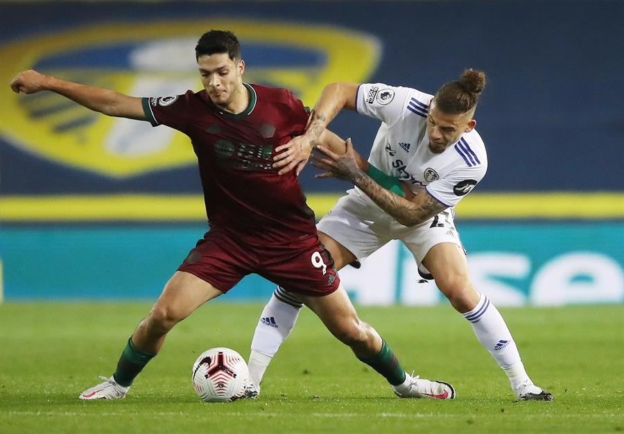 Raúl Jiménez durante un partido con Wolves