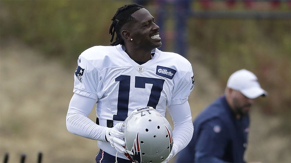 Antonio Brown en un entrenamiento con Pats