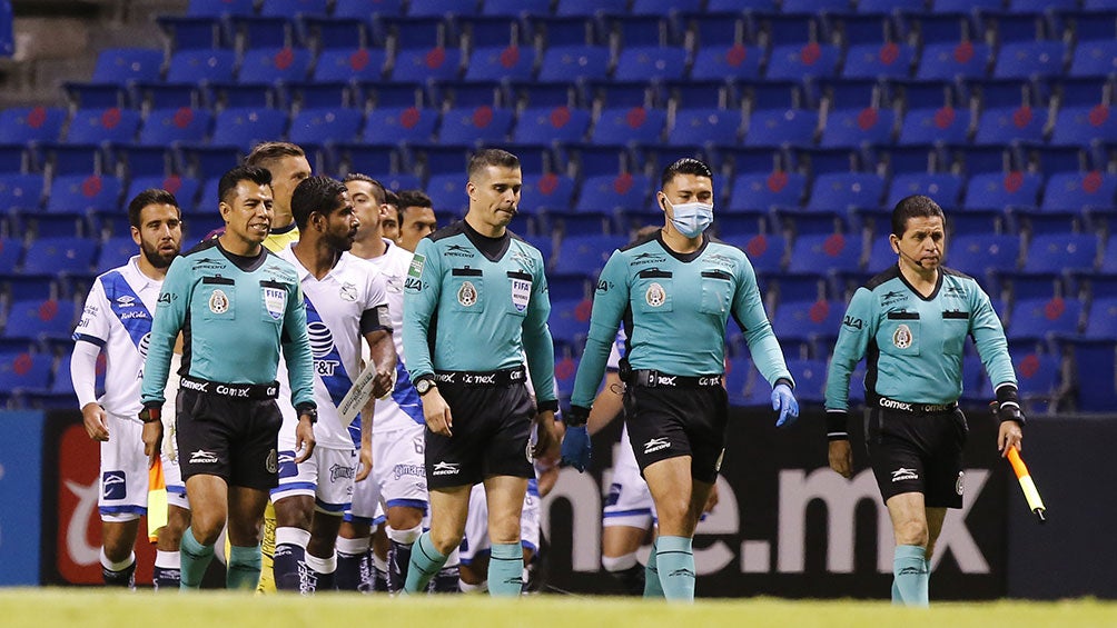 La cuarteta arbitral para el Puebla vs León