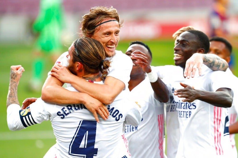 Jugadores del Real Madrid celebrando el tercer gol conseguido