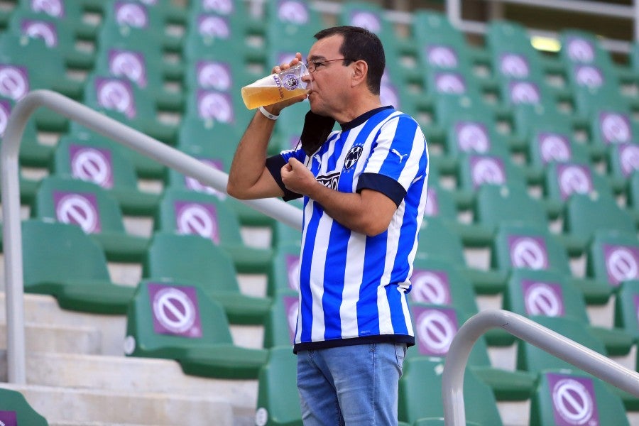 Afición de Rayados en el Kraken