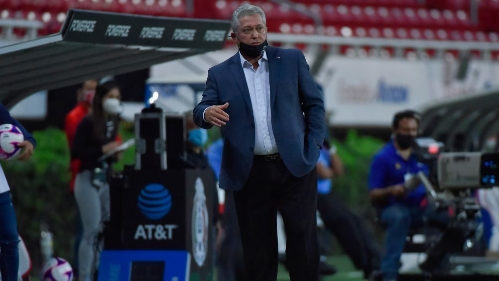 Vucetich durante el partido vs Cruz Azul