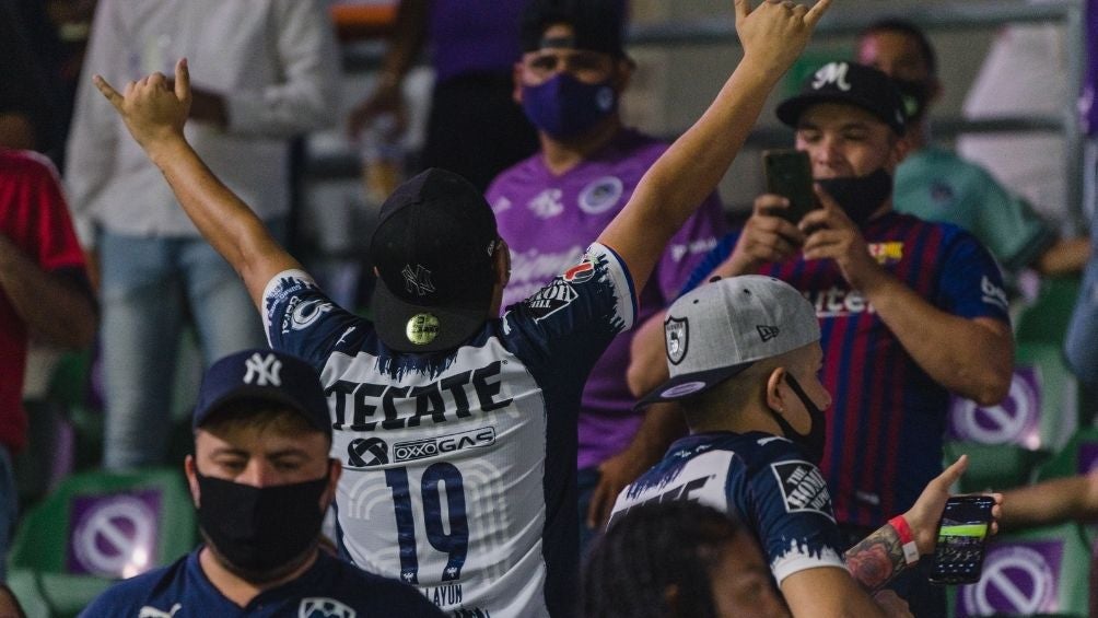 Aficionados de Rayados en el duelo vs Mazatlán 