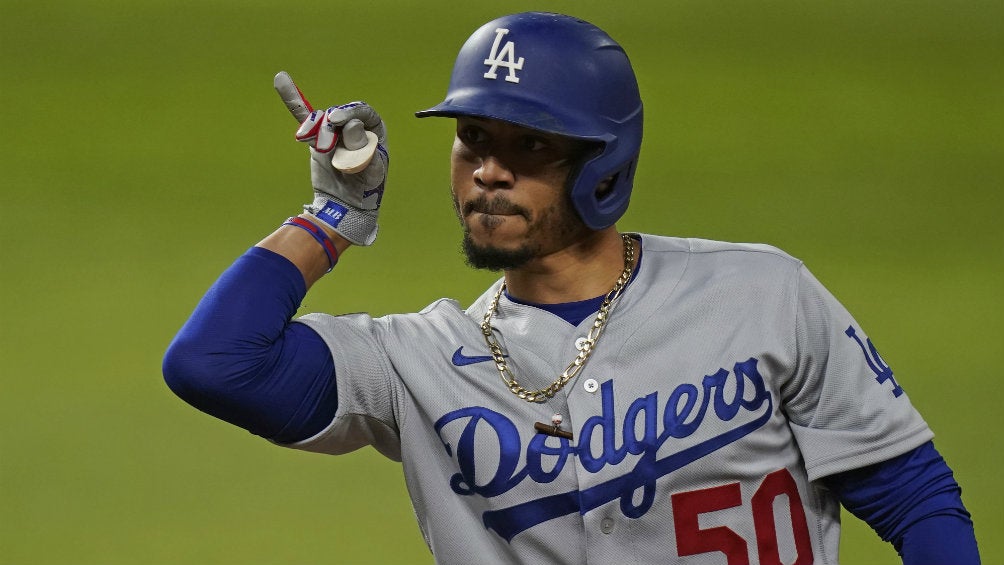 Mookie Betts impulsa la victoria de los Dodgers en su visita a los