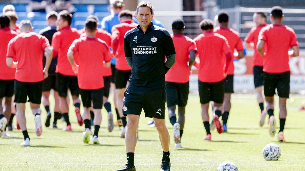  Roger Schmidt en entrenamiento