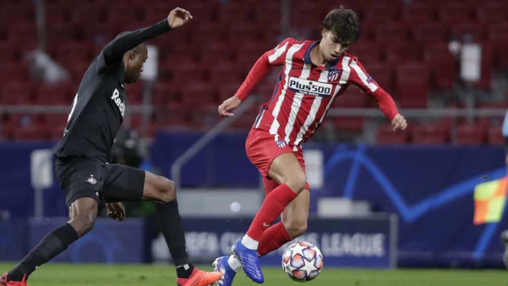 Joao Félix en acción ante Salzburgo