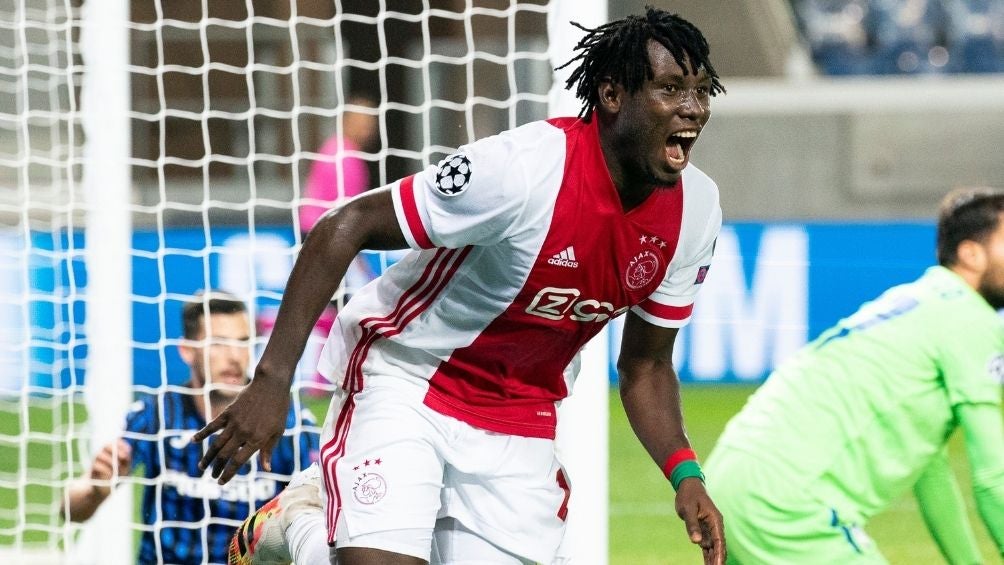 Traoré marcando el segundo del Ajax