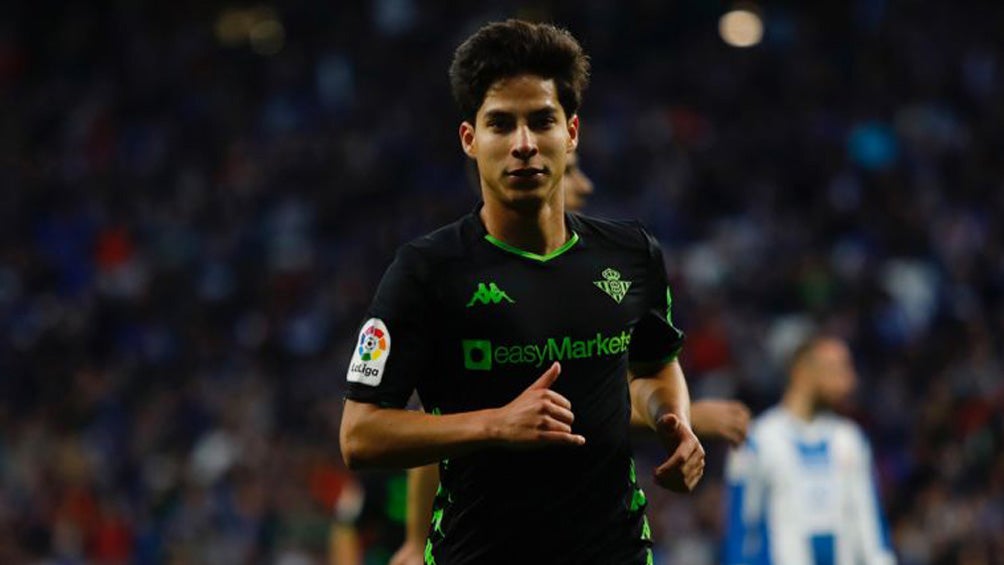 Lainez en un juego de del Betis