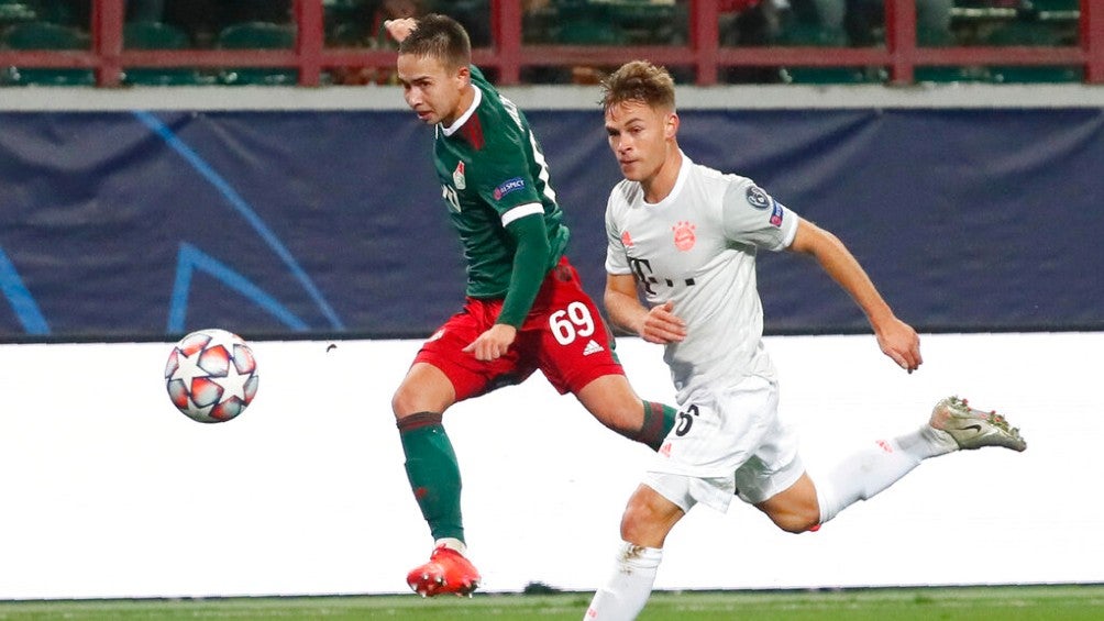 Joshua Kimmich durante un partido con Bayern Munich