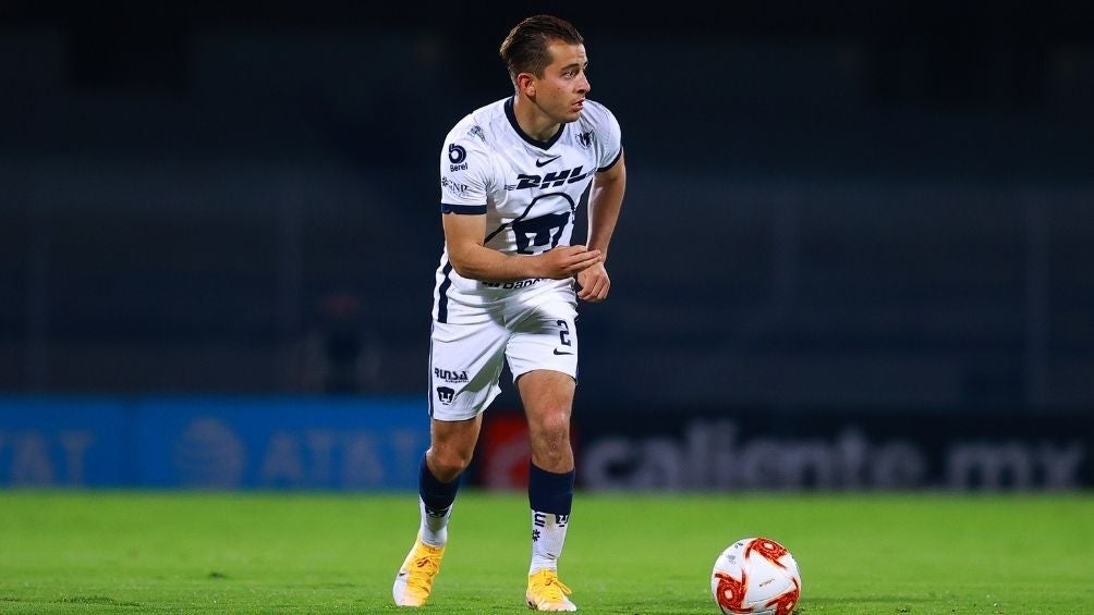 Alan Mozo en partido con Pumas 