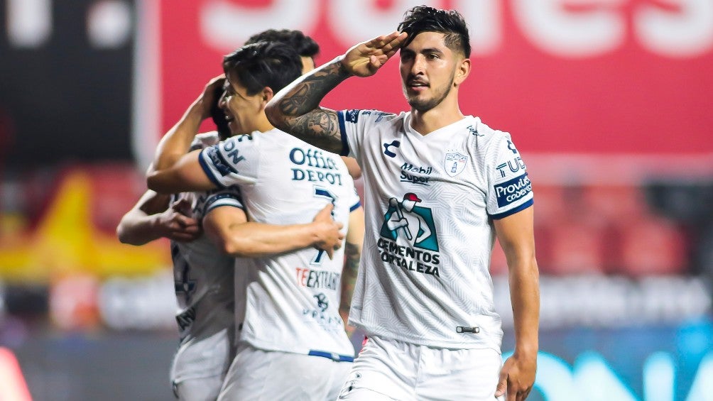 Víctor Guzmán celebrando gol ante Xolos