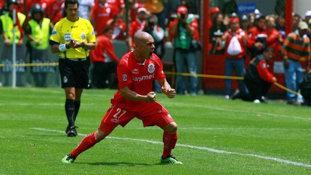 Vladimir Marín en partido con el Toluca 