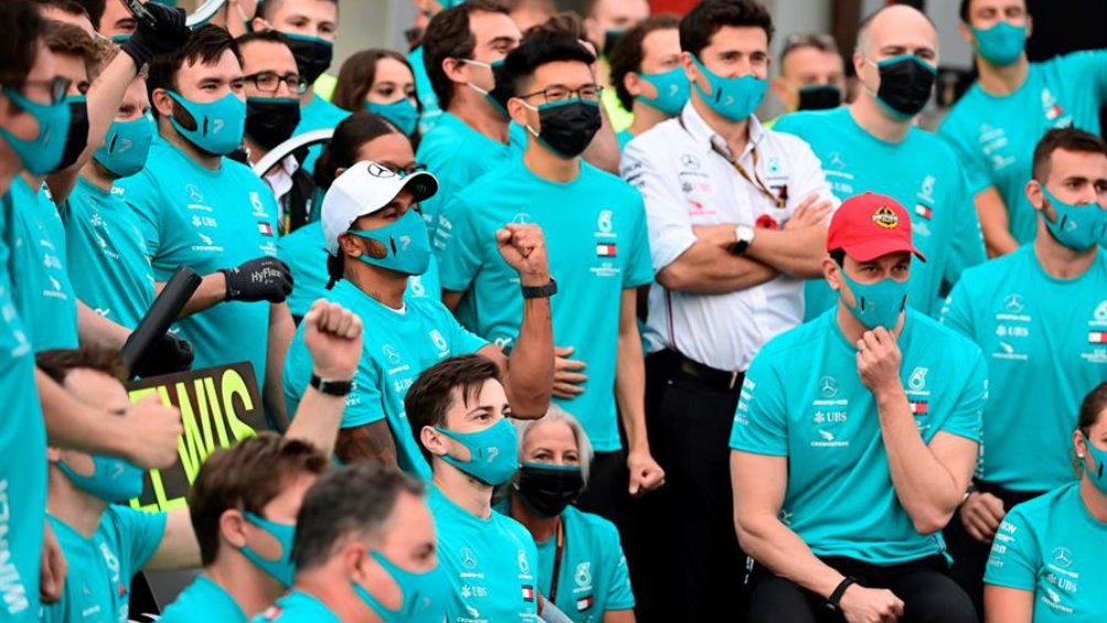 Equipo de Mercedes en festejo