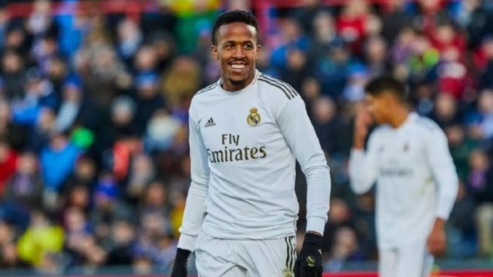 Éder Militao en partido con el Real Madrid 