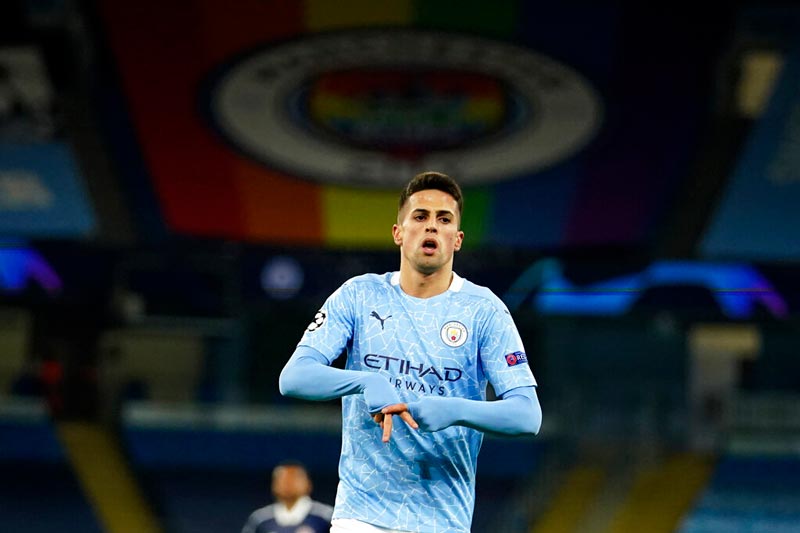 Joao Cancelo celebra su gol contra Olympiacos