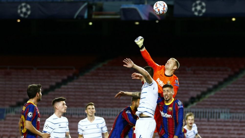 Marc-André Ter Stegen en acción ante Dinamo de Kiev