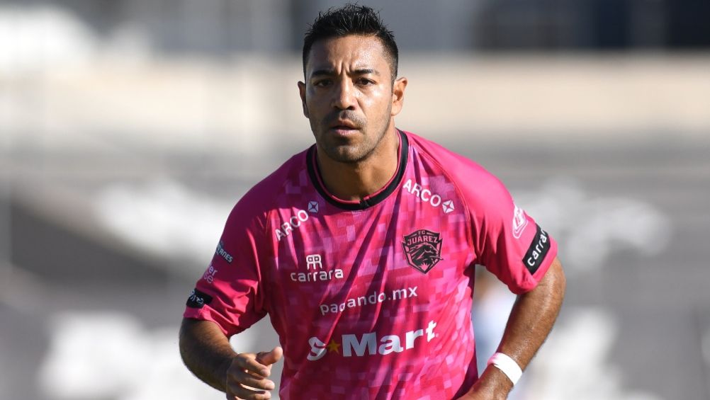 Marco Fabián en un partido con Juárez FC