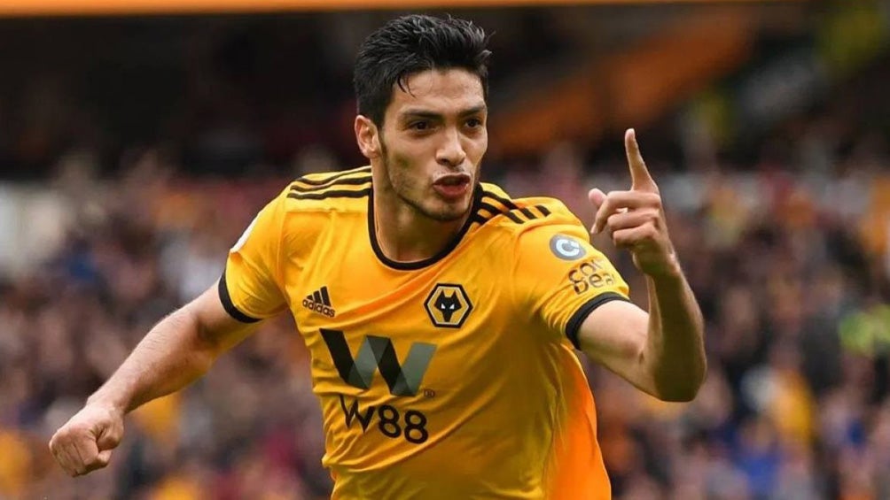 Raúl Jiménez festeja un gol con Wolves 