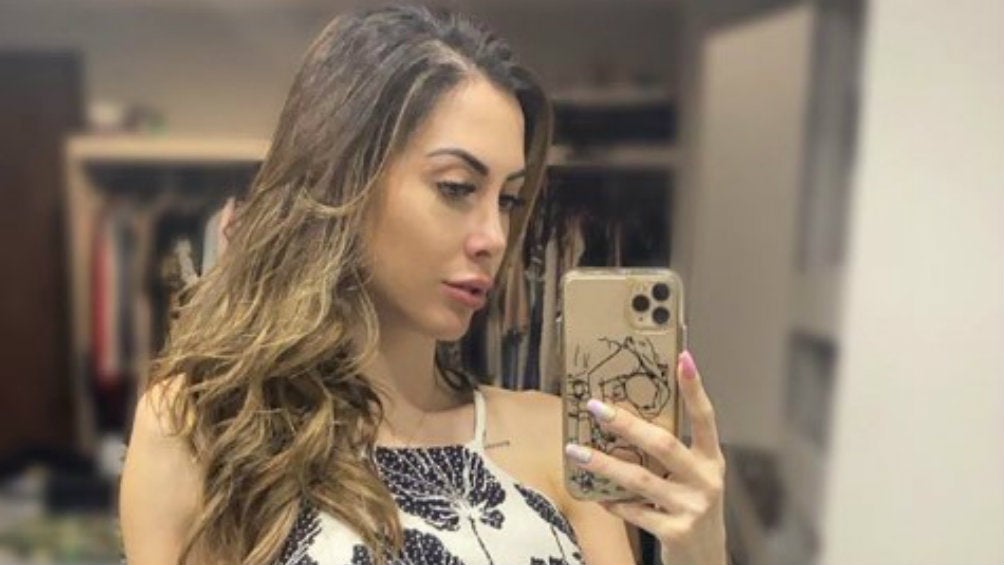 Video: Esposa de Eduardo Vargas se despidió de México entre lágrimas