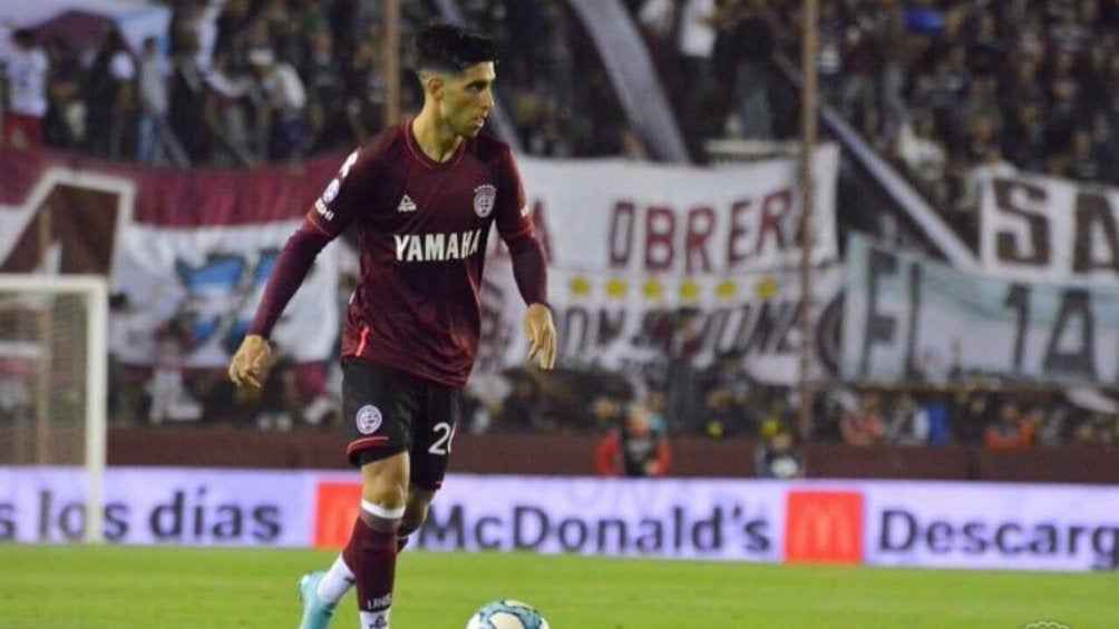 Di Plácido en partido con Lanús